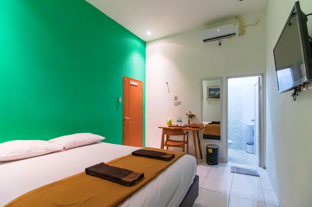 The Cabin Tugu Hostel Γιογκιακάρτα Εξωτερικό φωτογραφία