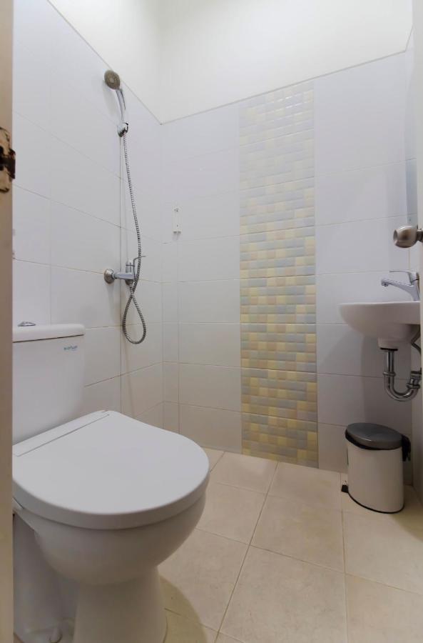 The Cabin Tugu Hostel Γιογκιακάρτα Εξωτερικό φωτογραφία